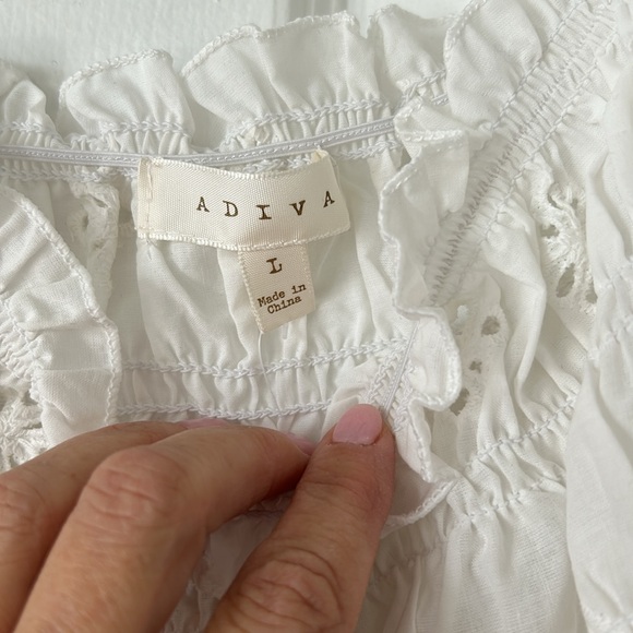 White eyelet top - Picture 2 of 6